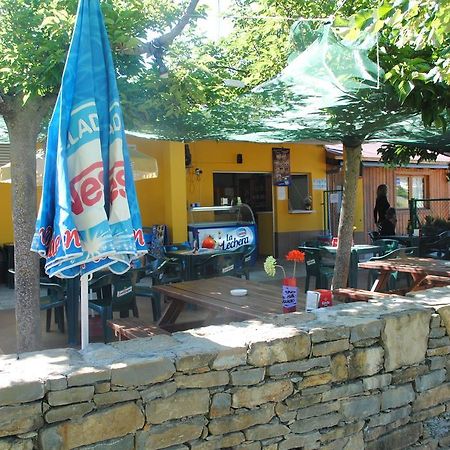 Camping Organya Hotel Ngoại thất bức ảnh