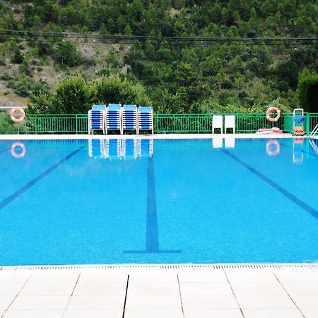 Camping Organya Hotel Ngoại thất bức ảnh