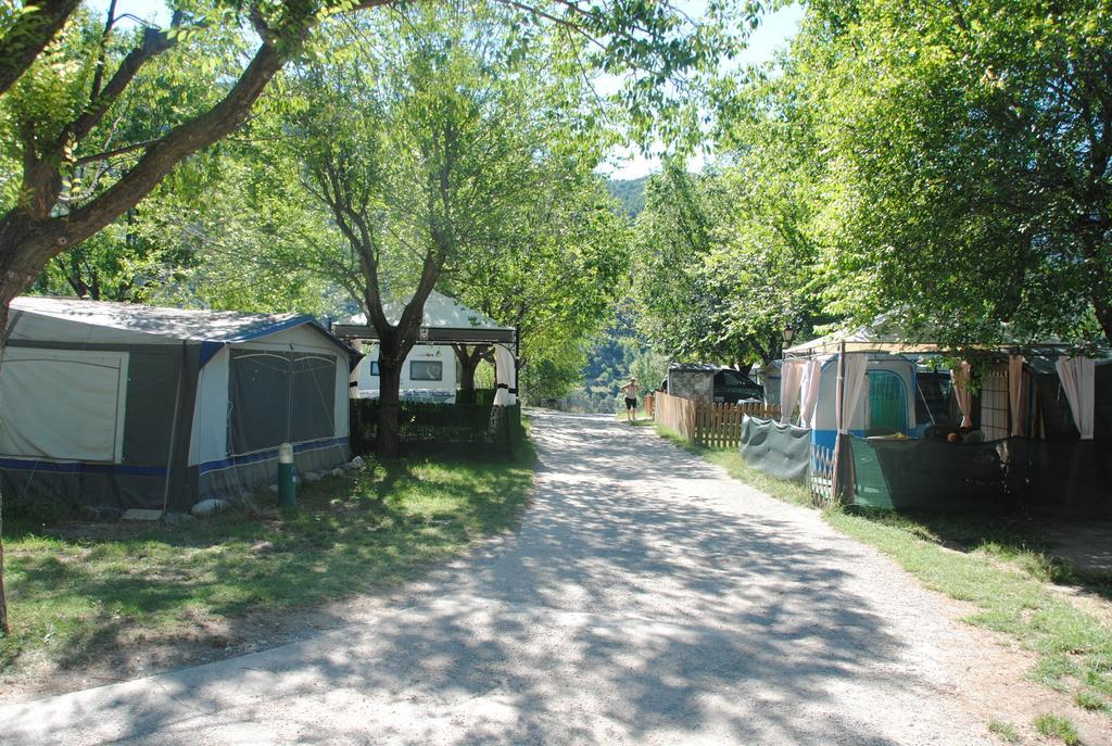 Camping Organya Hotel Ngoại thất bức ảnh