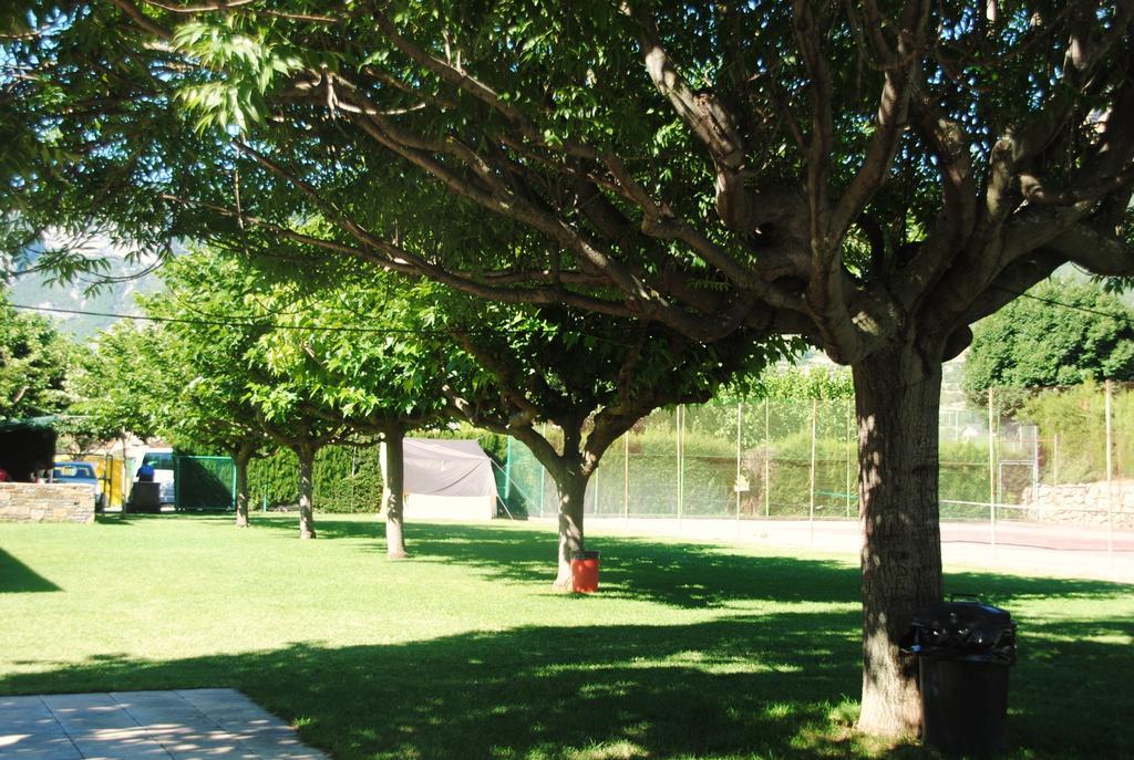 Camping Organya Hotel Ngoại thất bức ảnh