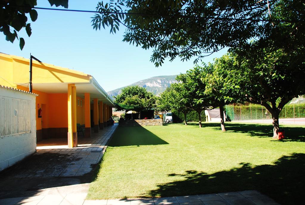 Camping Organya Hotel Ngoại thất bức ảnh